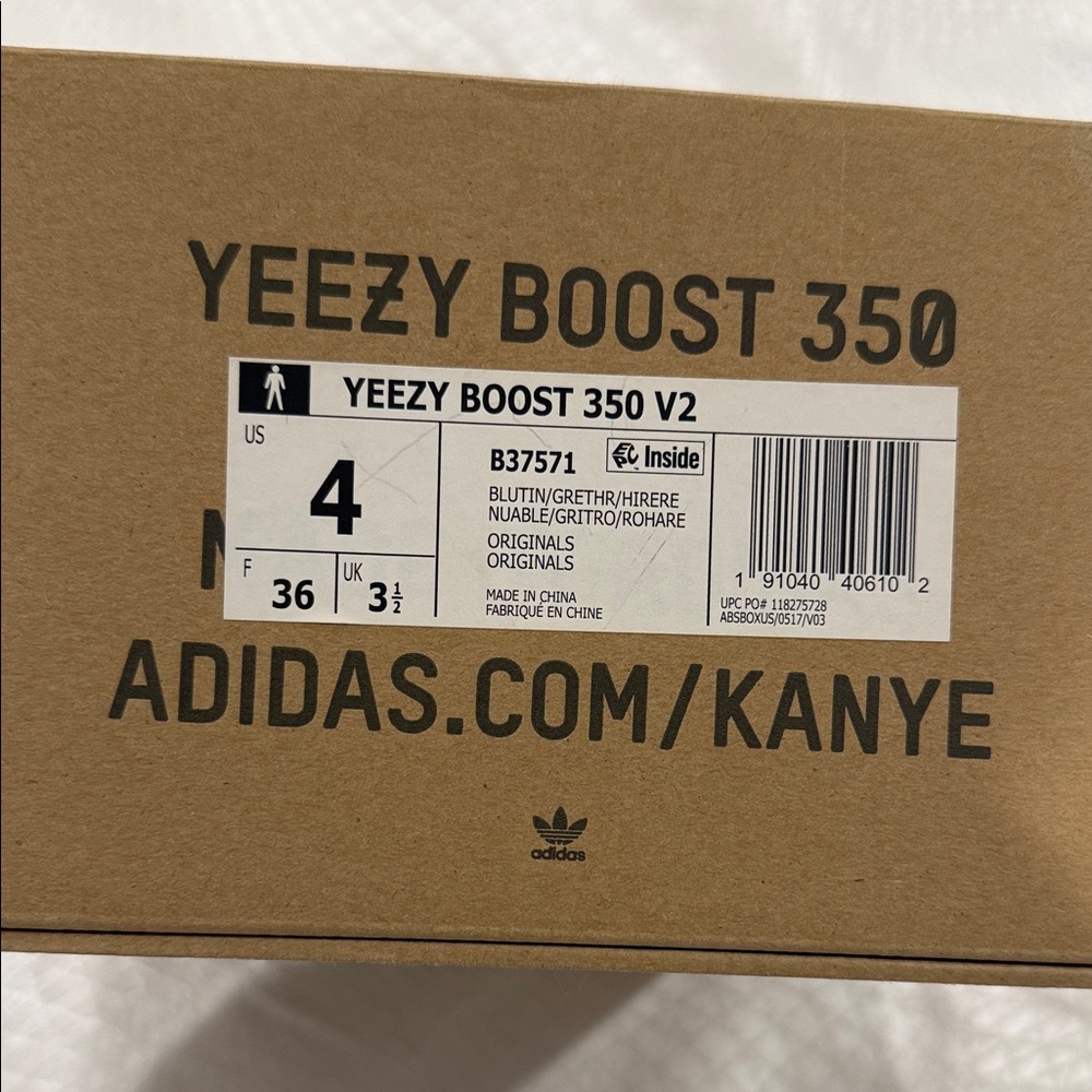 Yeezy Boost Sneakers - Picture 13 of 13